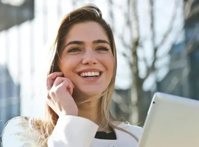 Jobs bei UXAN: Sachbearbeiter:in HR & Finance